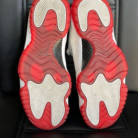 Air Jordan 11 Retro Low Men\'s Shoes Color White/Varsity Red Size 10 Authenticate main image 5